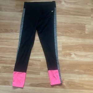 Pink yoga leggings
